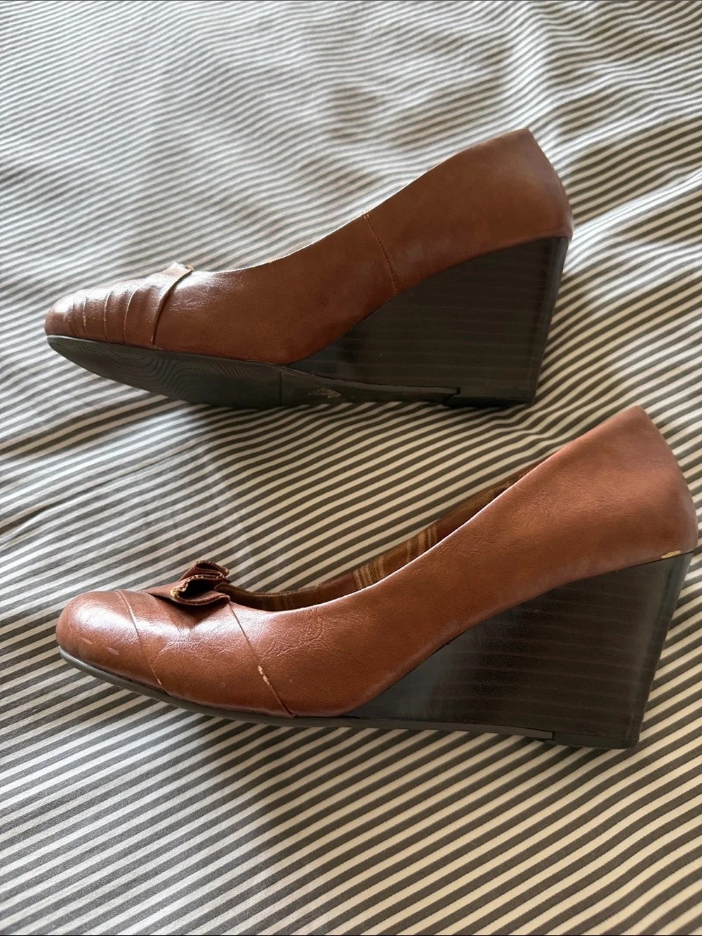 CL by Laundry Copper Brown Pleated Wedges